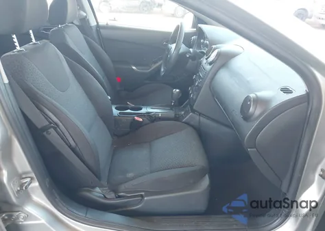 2008 Pontiac G6 Value Leader z USA, uszkodzony, nr VIN 1G2ZF57B084142271